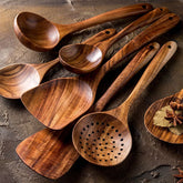 Set de Utensilios de Madera Natural de Teca (Cucharas, Espátula y Colador) - CasaNova