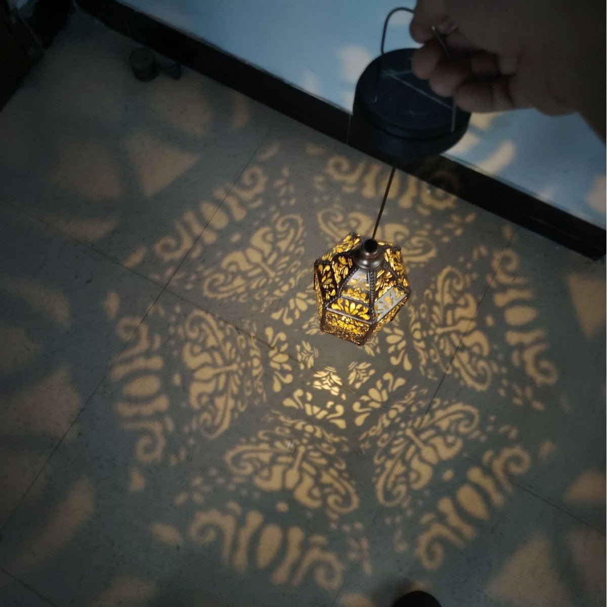 Farol Solar Decorativo de Proyección para Jardín | LumiGarden™ - DrCasaNova